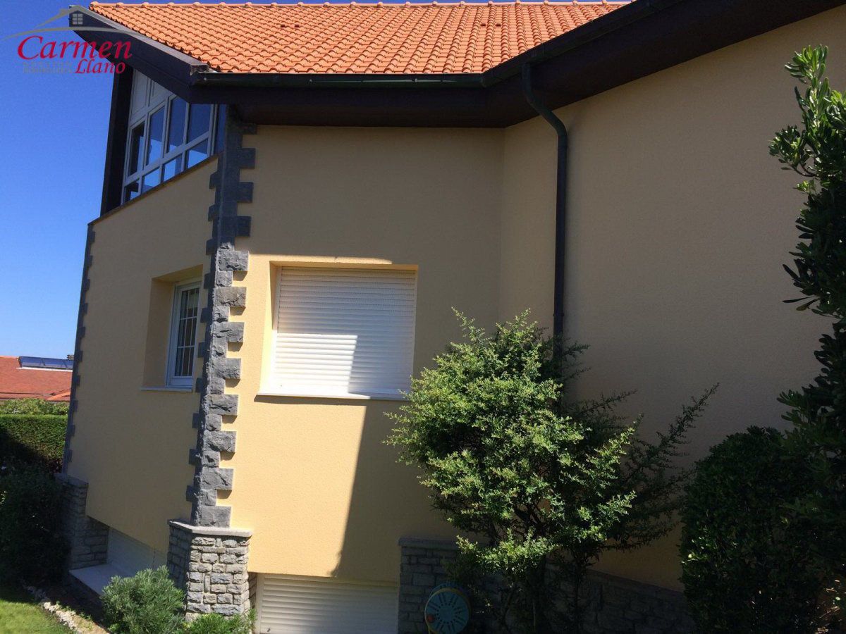 Vista exterior de Casa o xalet en venda en Getxo  amb Calefacció, Jardí privat i Terrassa
