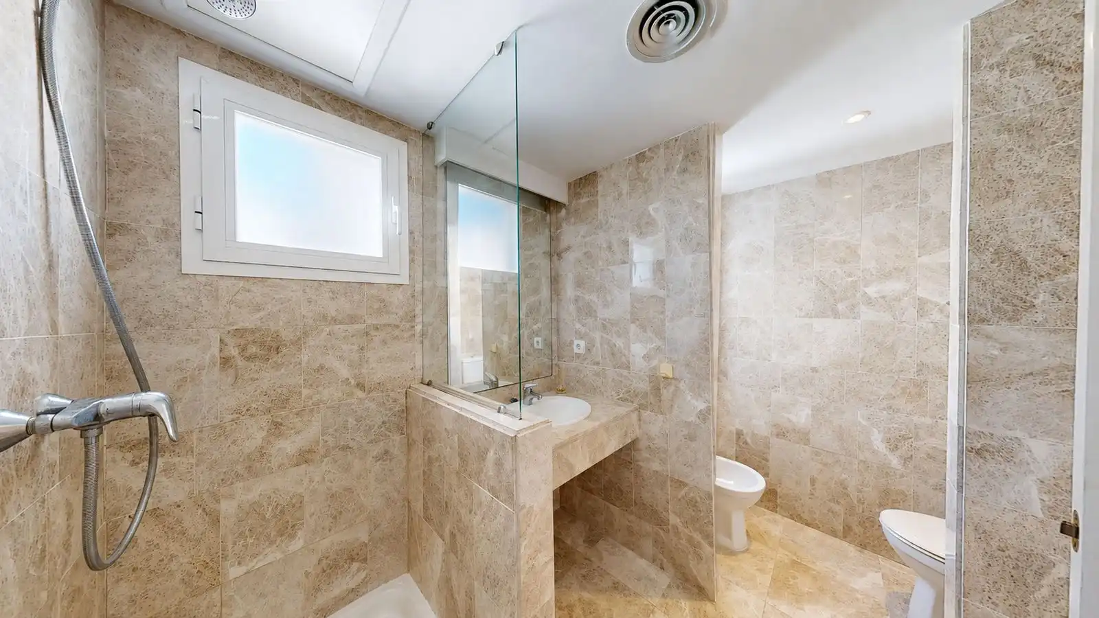 Bathroom of Attic for sale in Marbella  with Air Conditioner, Terrace and Furnished