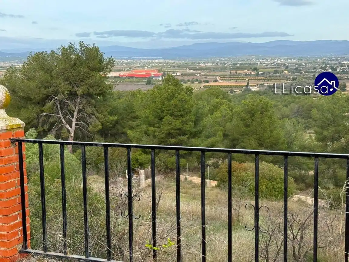 Casa o chalet en venta en Llíria con Jardín privado, Terraza y Trastero