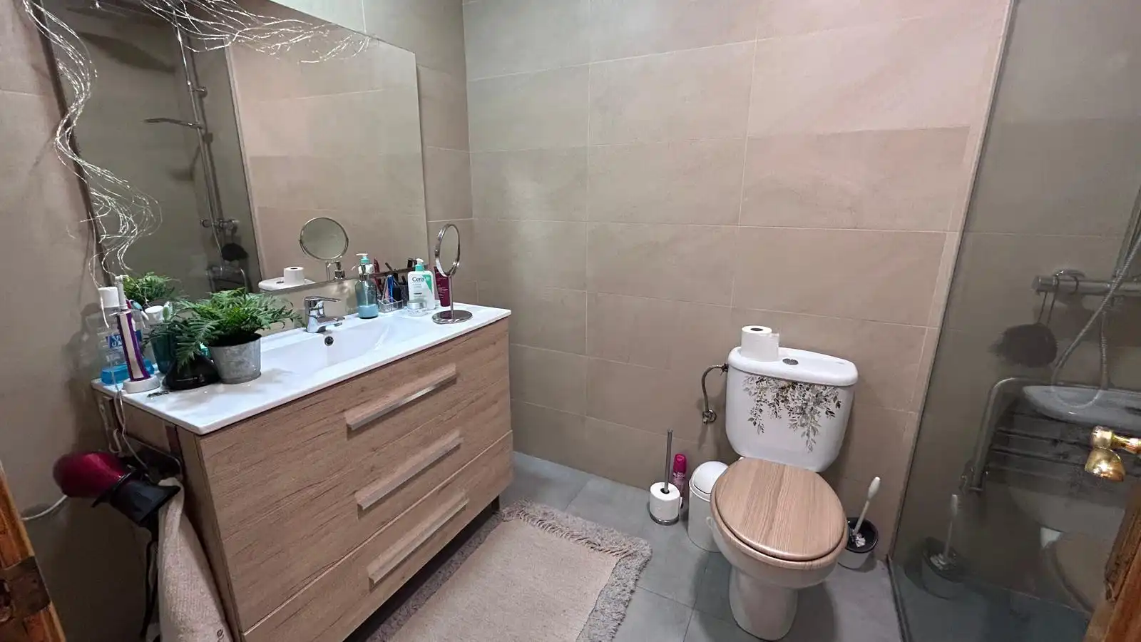 Bathroom of Detached homes for sale in Cornellà de Llobregat  with Terrace