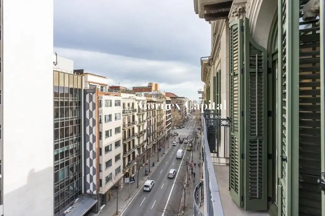 Außenansicht von Maisonette zum Verkauf in Barcelona mit Heizung, Terrasse und Abstellraum