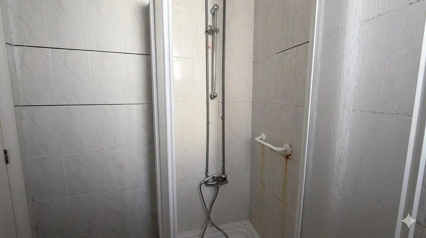 Bany de Pis en venda en Huelva amb Moblat
