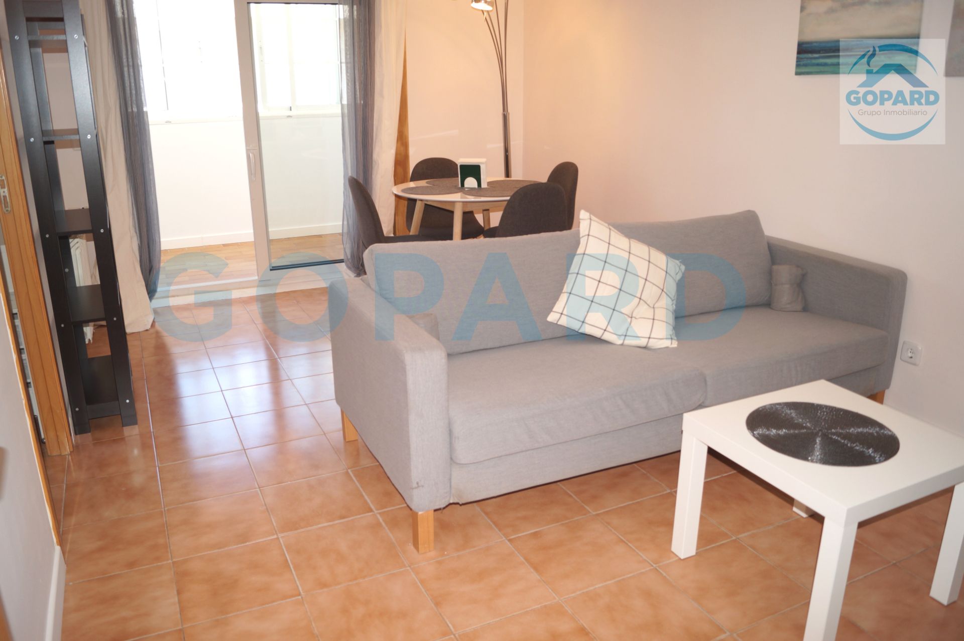Sala d'estar de Pis de lloguer en Villanueva de la Cañada amb Calefacció, Terrassa i Moblat