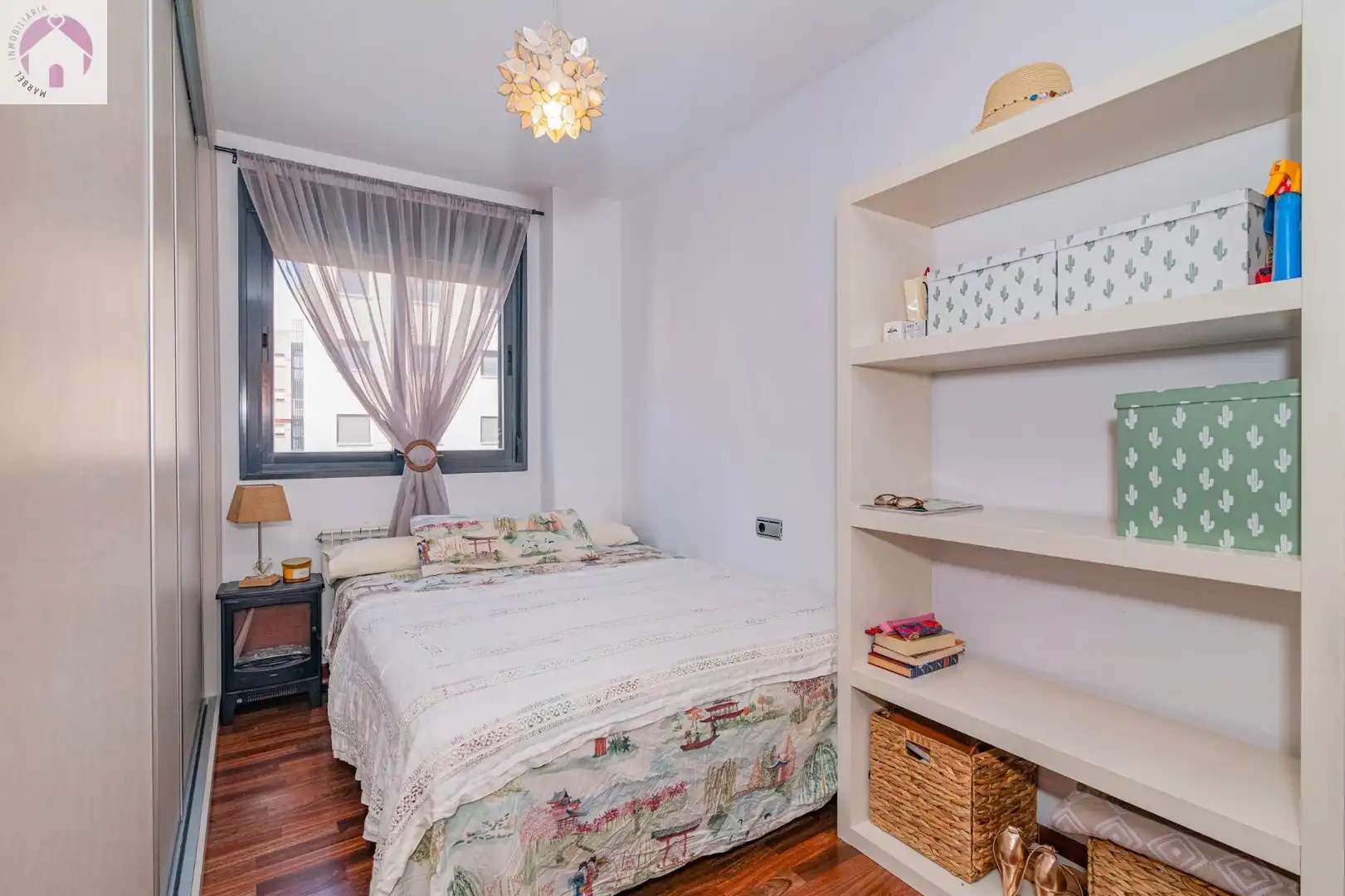 Bedroom of Flat for sale in Granada  with Air Conditioner, Heating and Terrace