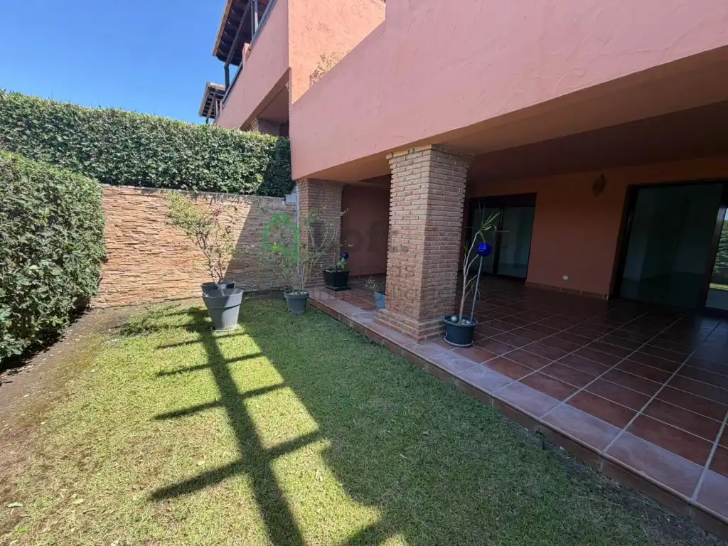 Apartament amb jardí en venda a Casares Golf - Casares del Sol