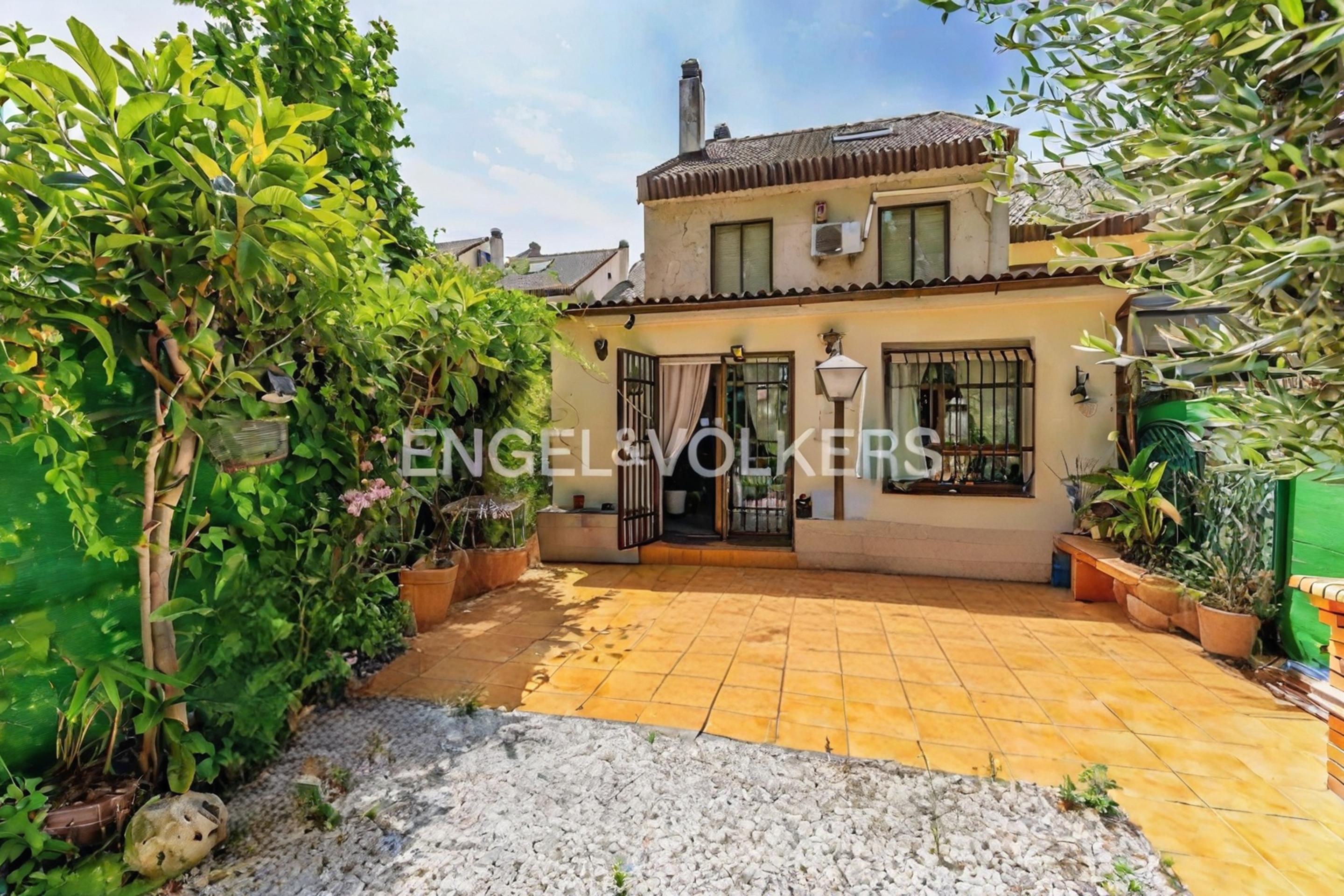 Vista exterior de Casa o chalet en venta en La Moraleja con Calefacción, Jardín privado y Terraza