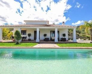 Vista exterior de Casa o xalet en venda en Álora amb Aire condicionat i Piscina