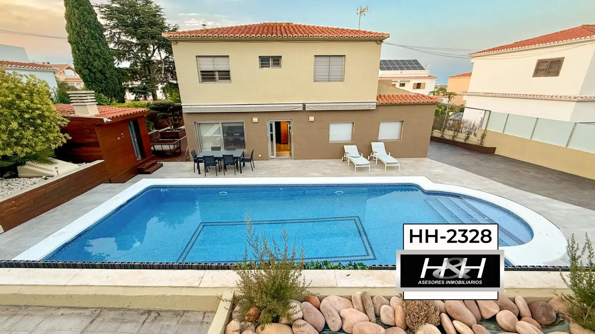Piscina de Casa o chalet en venta en Godella con Aire acondicionado, Calefacción y Jardín privado