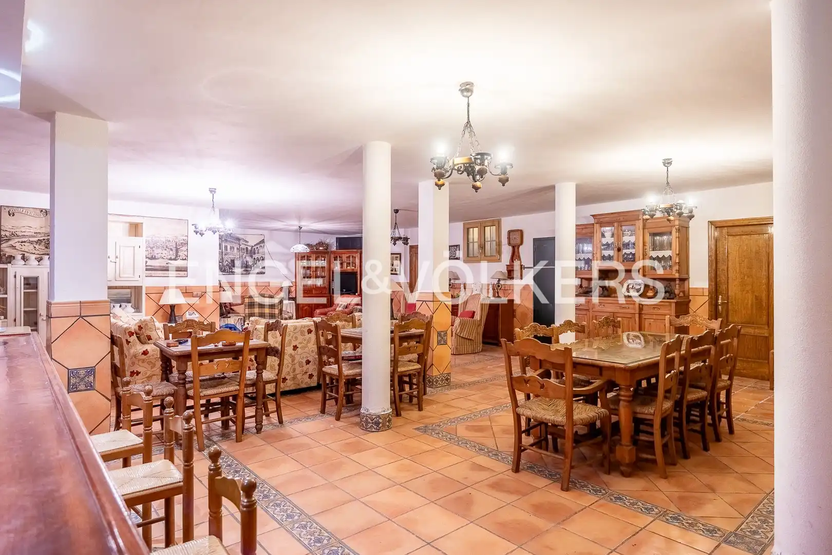 Houses for sale in Sevilla  with Air Conditioner, Heating and Private garden