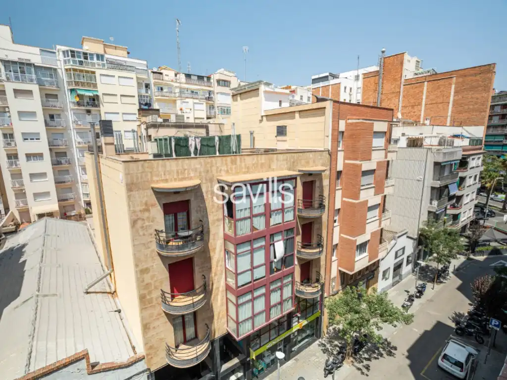 Vista exterior de Apartament en venda en L'Hospitalet de Llobregat amb Aire condicionat