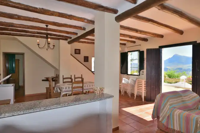 Comedor de Finca rústica en venta en Zahara con Aire acondicionado, Calefacción y Jardín privado