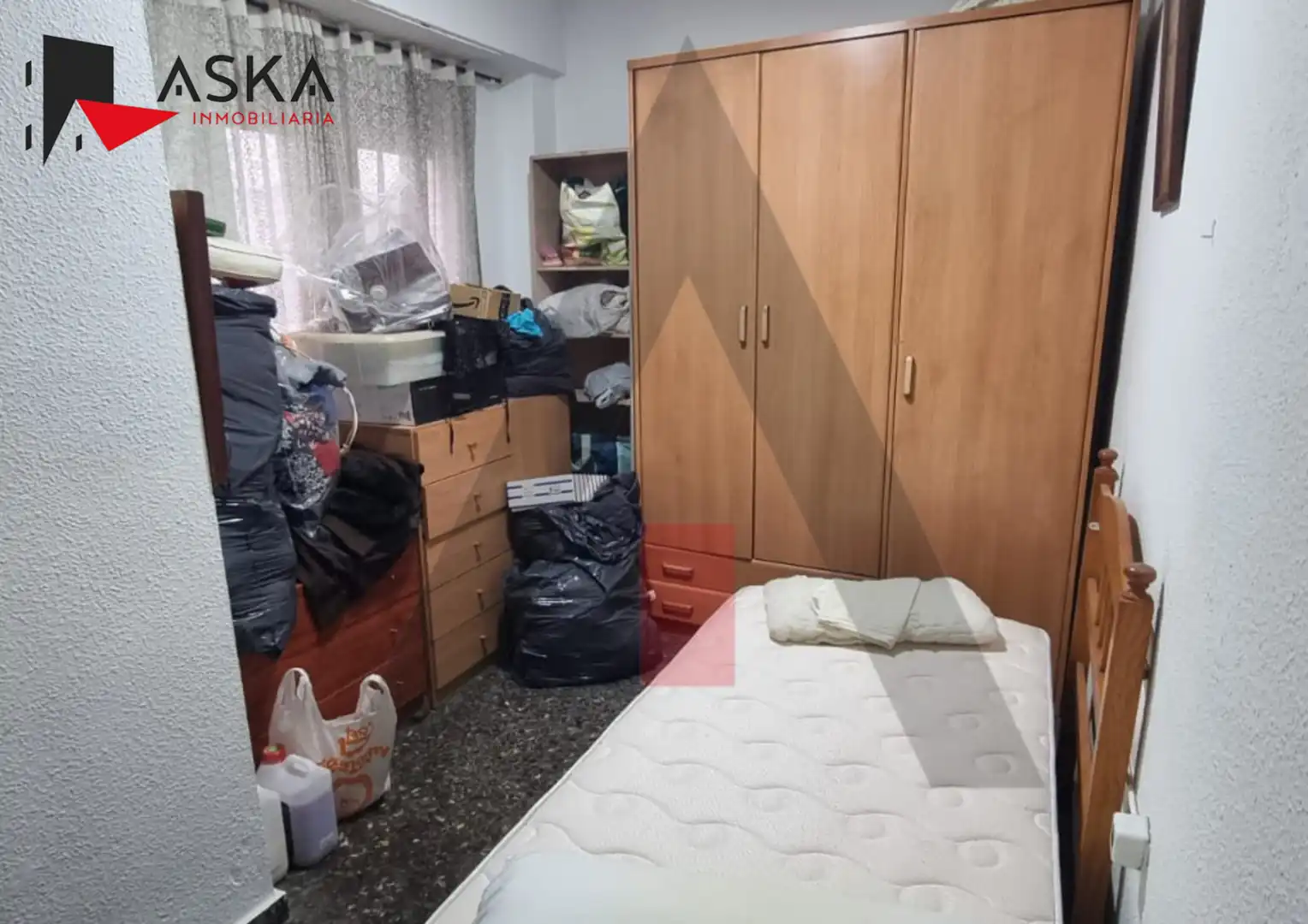Bedroom of Flat for sale in Torrent  with Air Conditioner and Balcony