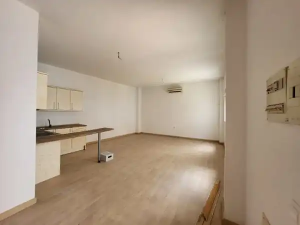 Piso en venta en C/ Alberto Lista, Feria