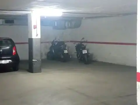 Parkplatz von Garage zur Miete in Badalona