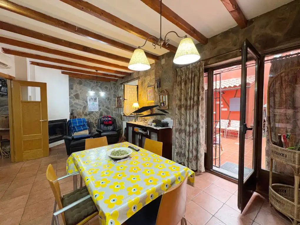 Comedor de Casa o chalet en venta en Santibáñez de la Sierra con Aire acondicionado, Calefacción y Terraza