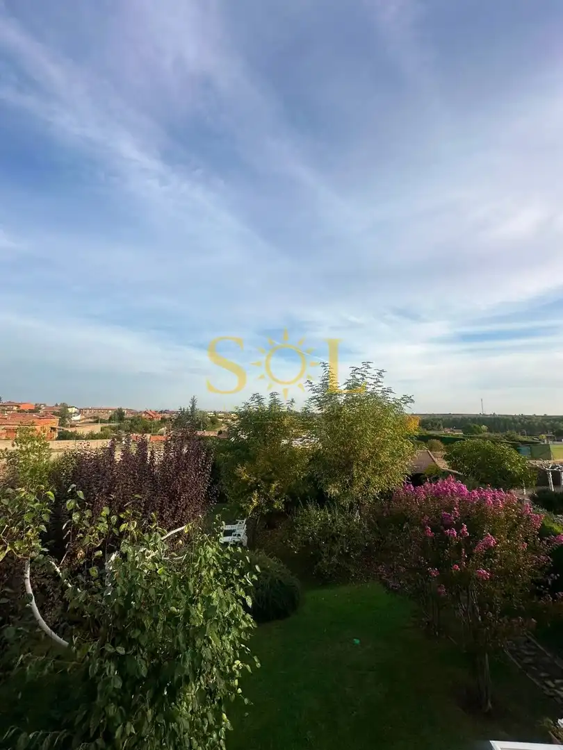 Casa pareada con terraza en venta en Calle Federico Castañón, imagen 101