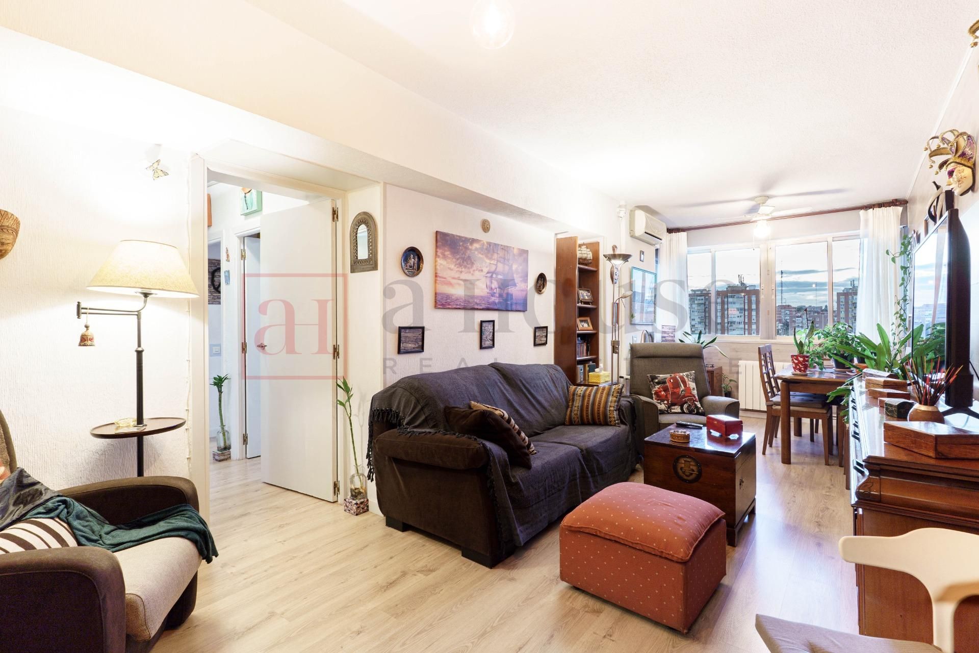 Living room of Flat for sale in  Madrid Capital  with Air Conditioner and Heating