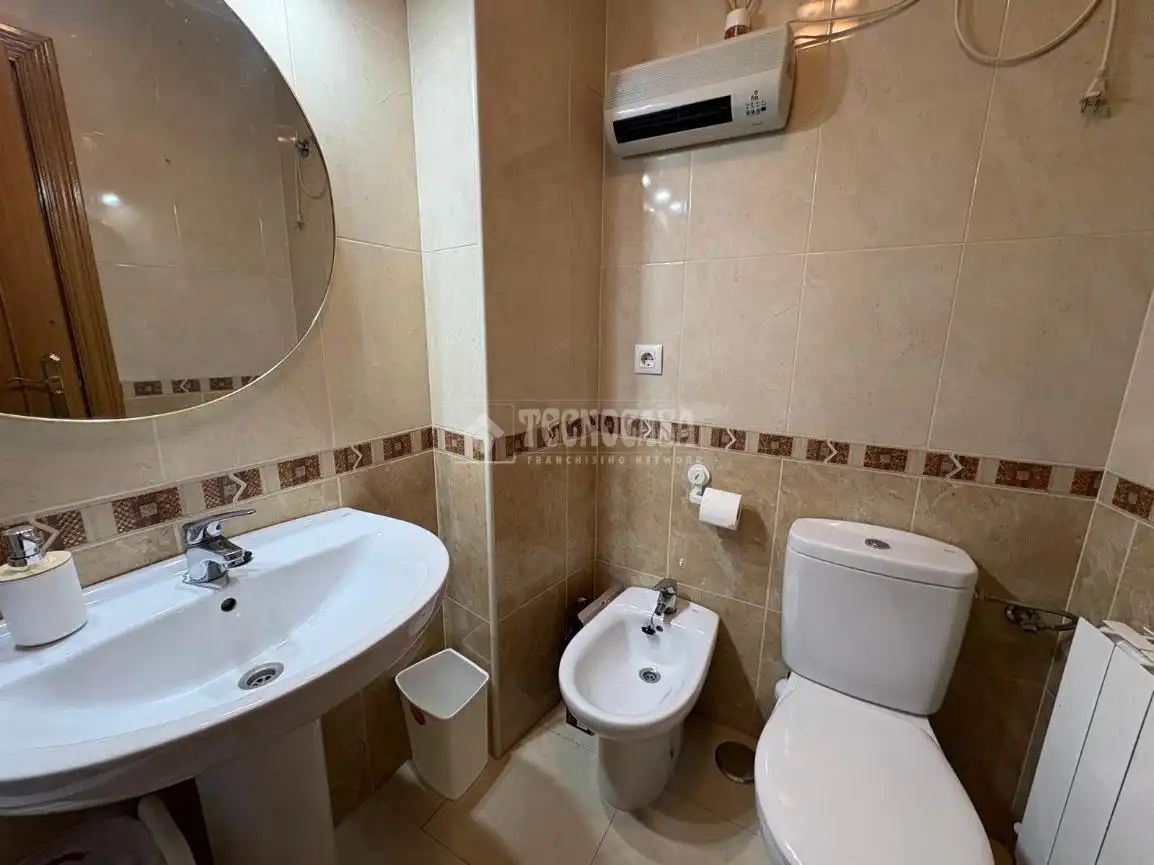 Baño de Piso en venta en Talavera de la Reina con Piscina comunitaria