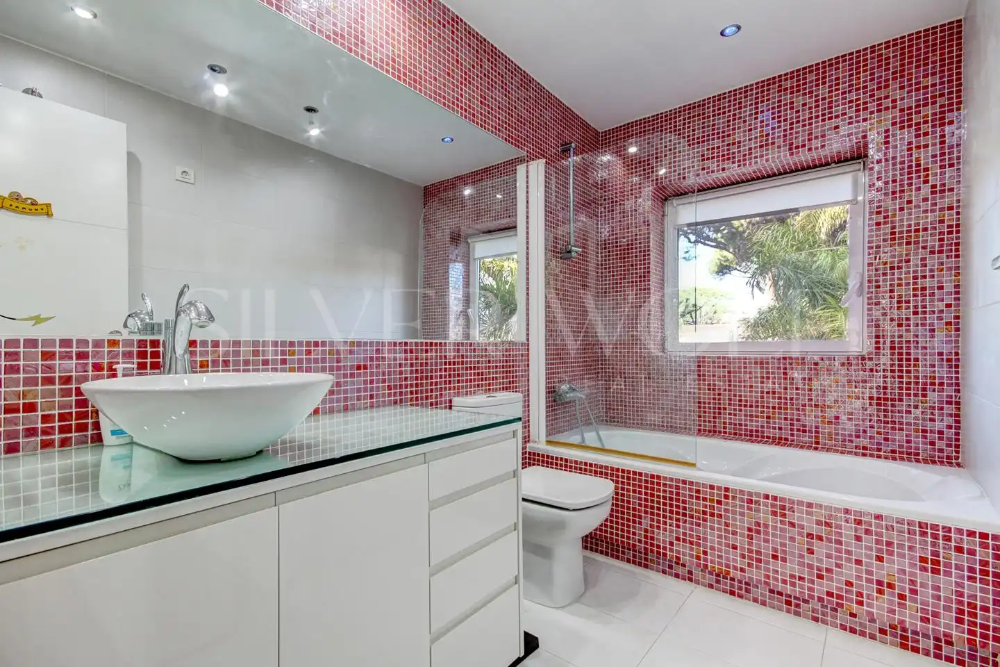 Bathroom of Houses for sale in Castelldefels  with Air Conditioner, Heating and Private garden