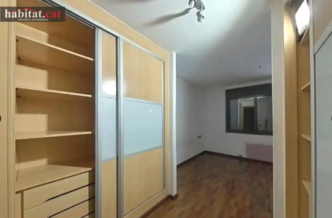 Habitación de Casa o chalet en venta en Vilanova i la Geltrú con Piscina y Balcón