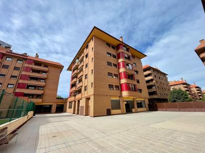 Exterior view of Flat for sale in Alcalá de Henares  with Air Conditioner, Heating and Terrace