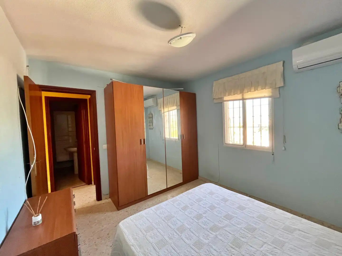 Habitación de Casa adosada en venta en Rincón de la Victoria con Aire acondicionado, Calefacción y Terraza