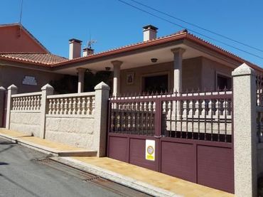 Casa con balcone in vendita a Sobrán