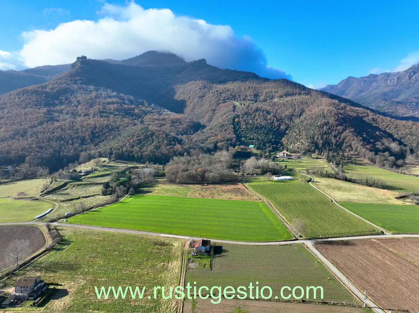 Finca rústica en venda a La Vall d'en Bas