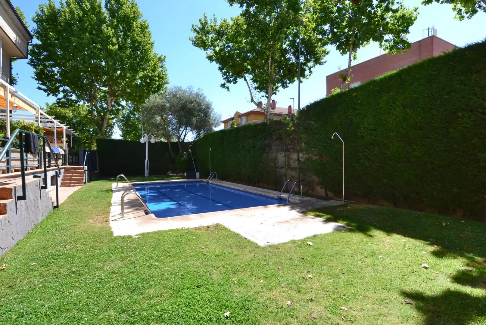 Swimming pool of Duplexes for sale in Villanueva del Pardillo  with Air Conditioner, Heating and Parquet flooring
