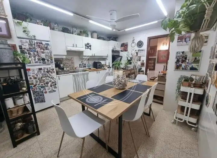 Küche von Wohnung zum Verkauf in Alicante / Alacant mit Klimaanlage und Heizung