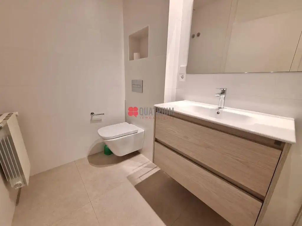 Baño de Piso de alquiler en Santiago de Compostela  con Calefacción