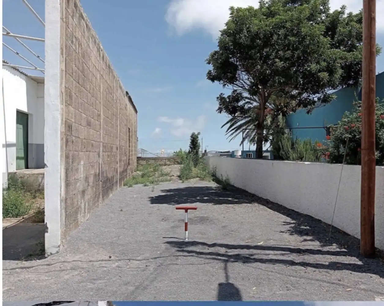 Exterior view of Industrial buildings for sale in Arico