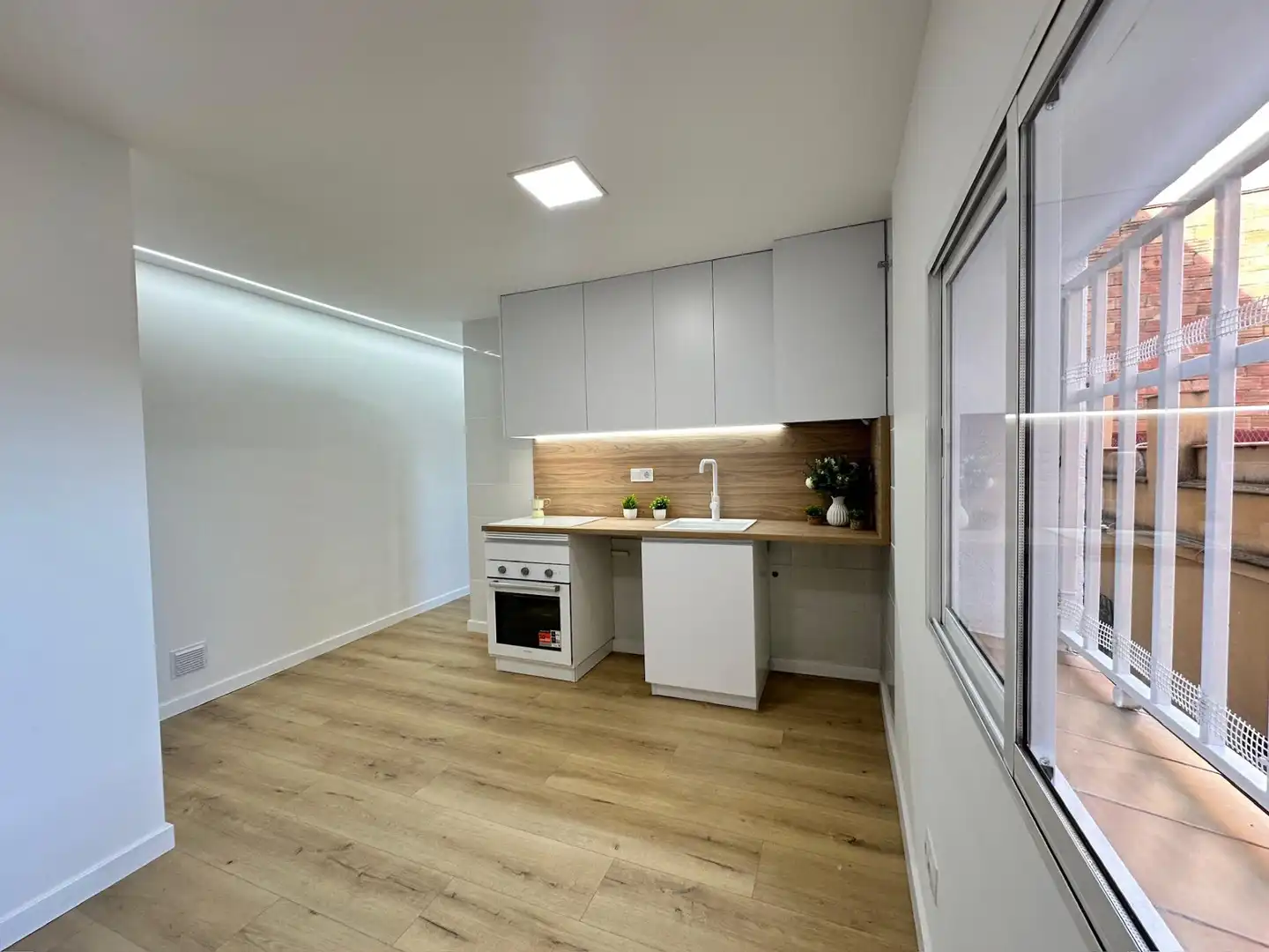 Cocina de Apartamento en venta en Barcelona con Alarma