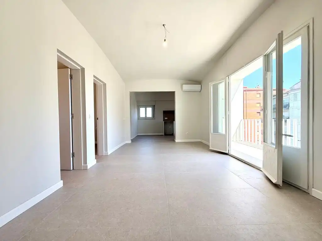 Sala de estar de Piso en venta en Figueres con Aire acondicionado, Calefacción y Terraza