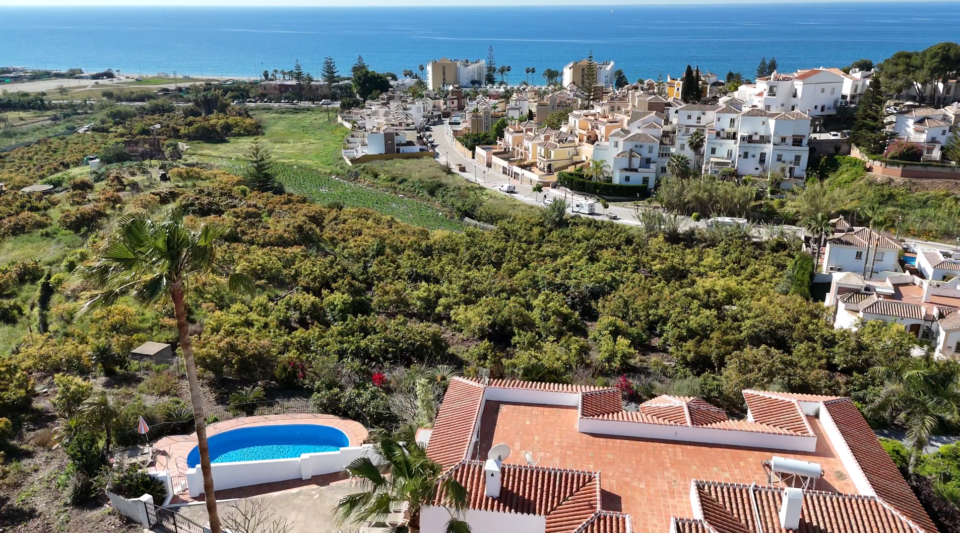 Exterior view of House or chalet for sale in Nerja  with Air Conditioner, Private garden and Terrace