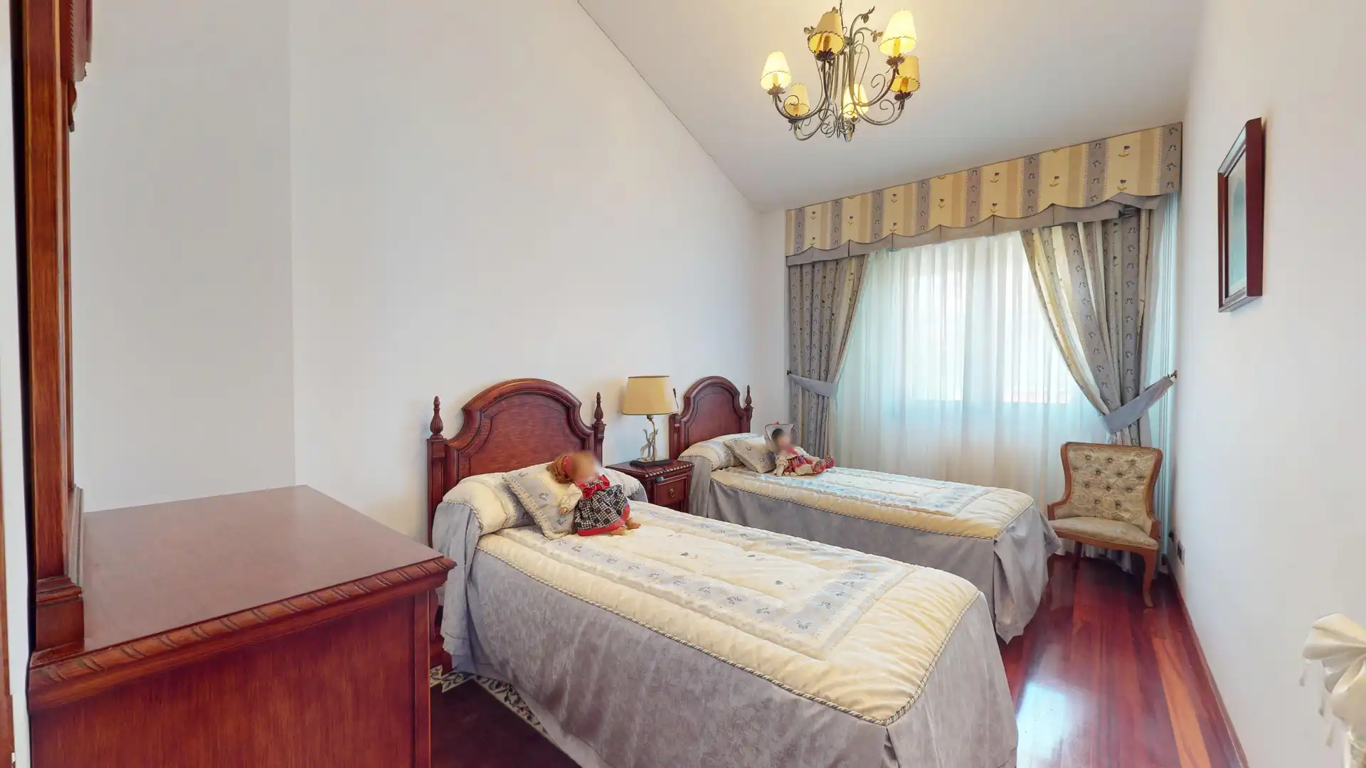 Habitación de Casa o chalet en venta en Castro-Urdiales con Calefacción, Terraza y Trastero