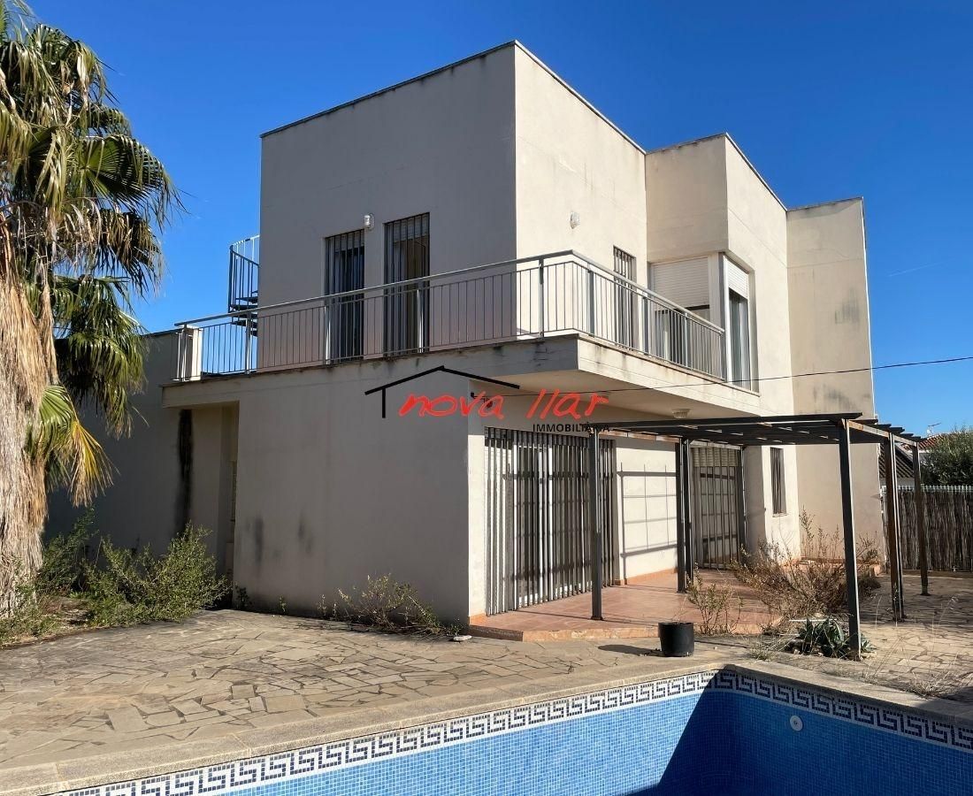 Vista exterior de Casa o xalet en venda en L'Ametlla de Mar  amb Jardí privat, Terrassa i Balcó