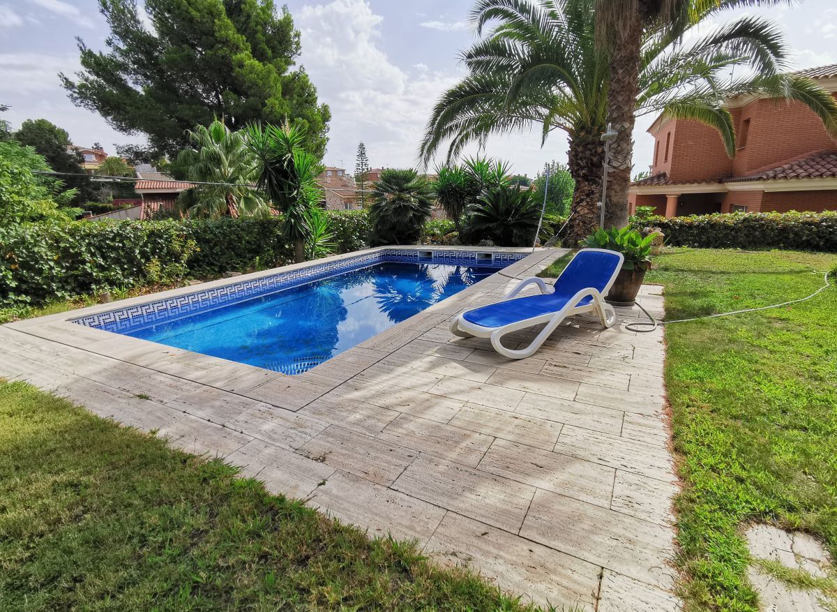 Piscina de Casa o chalet en venta en Castellvell del Camp con Aire acondicionado, Calefacción y Jardín privado