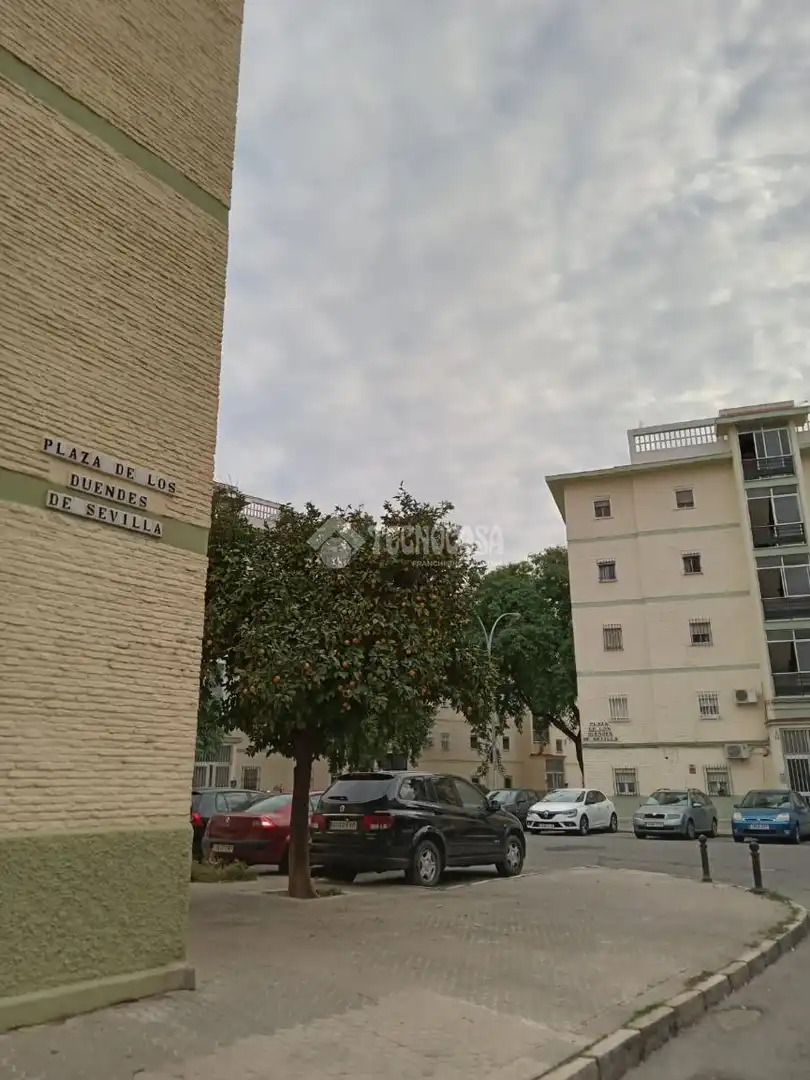 Exterior view of Flat for sale in Sevilla  with Air Conditioner and Balcony