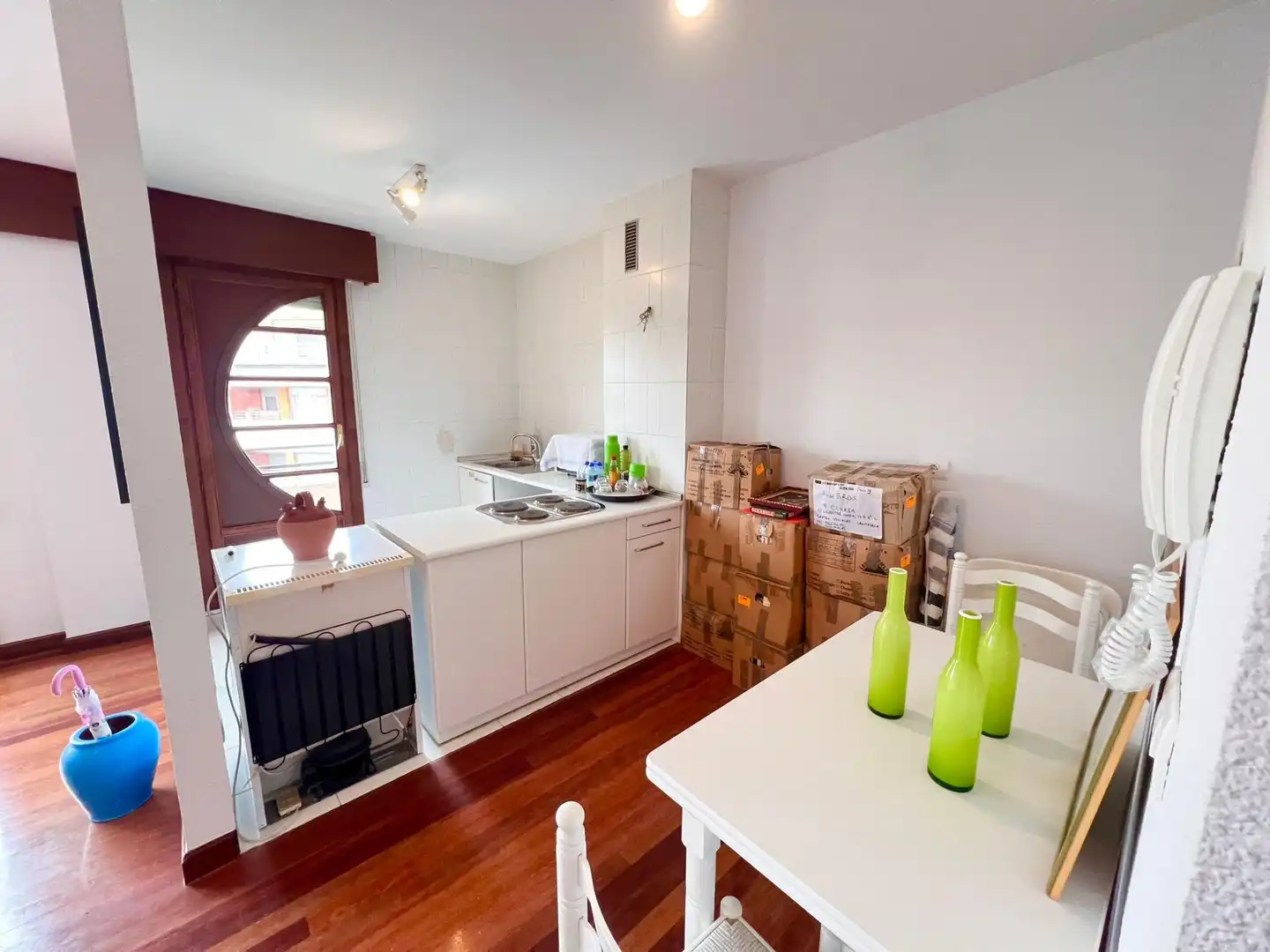 Cocina de Piso en venta en Castro-Urdiales con Calefacción, Terraza y Piscina comunitaria