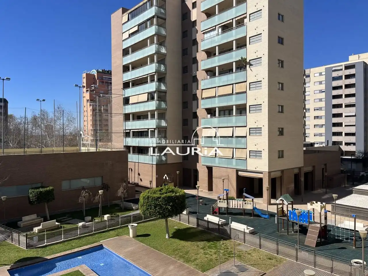 Pis amb terrassa de lloguer a Reina Violante, imagen 16