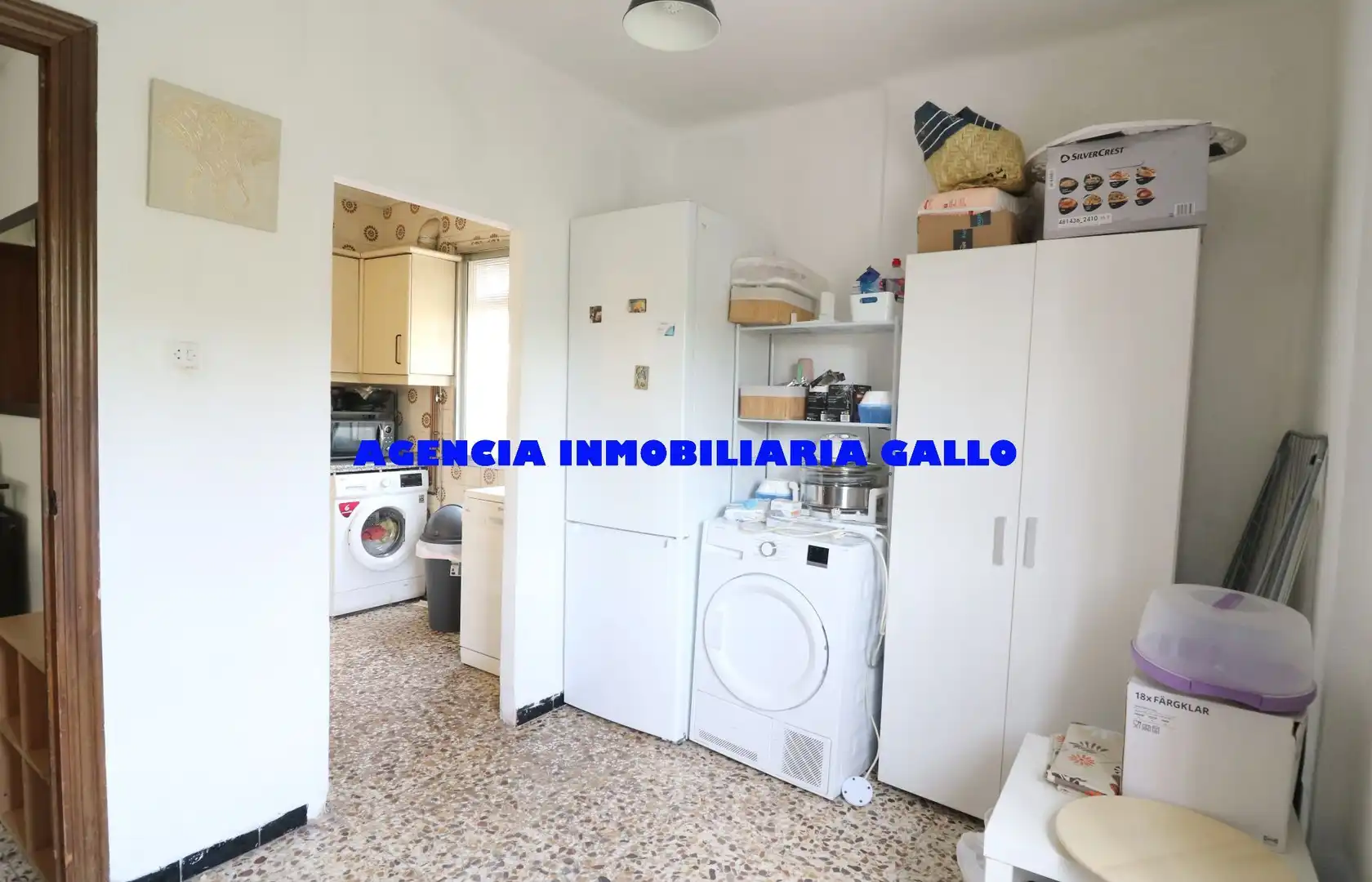 Kitchen of Flat for sale in Sevilla  with Air Conditioner and Storage room