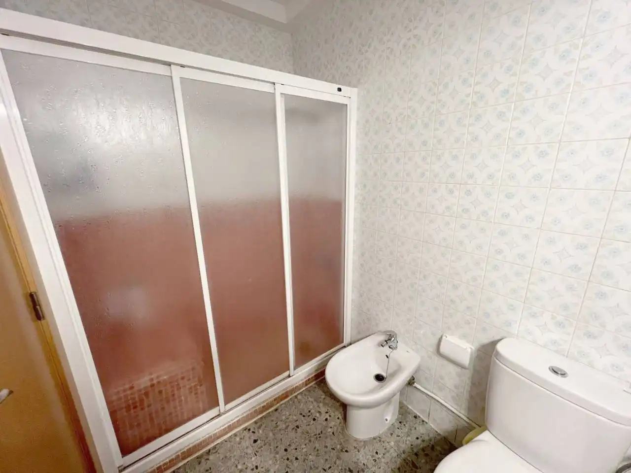 Baño de Piso en venta en Cubelles con Terraza