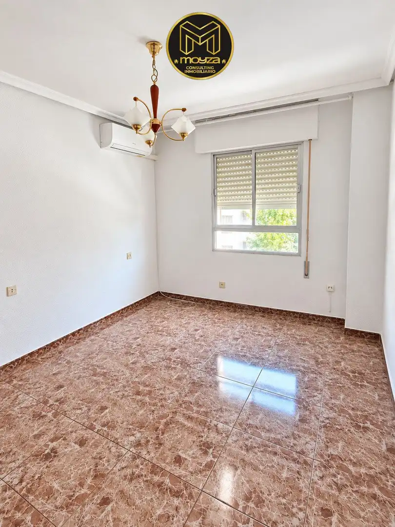 Wohnung mit Aufzug zum Verkauf in Linarejos, imagen 2