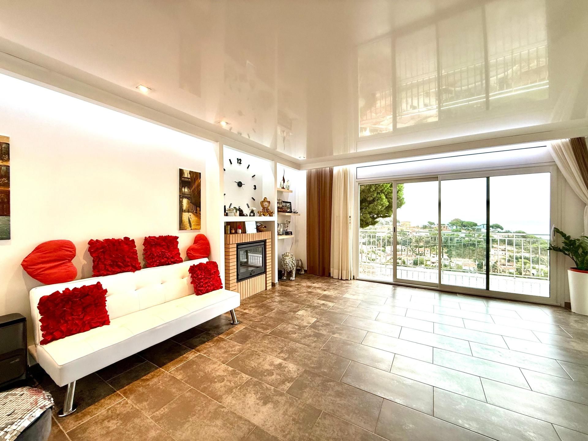 Sala d'estar de Casa o xalet en venda en Lloret de Mar amb Aire condicionat, Calefacció i Terrassa