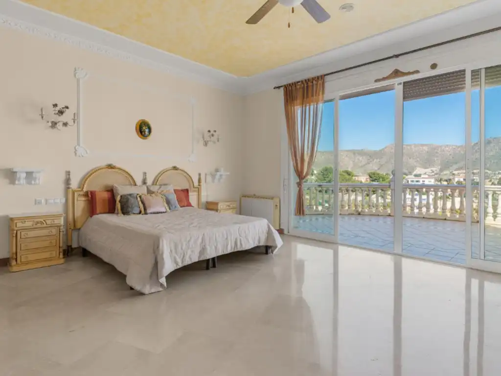 Dormitori de Casa o xalet en venda en El Campello amb Terrassa i Piscina