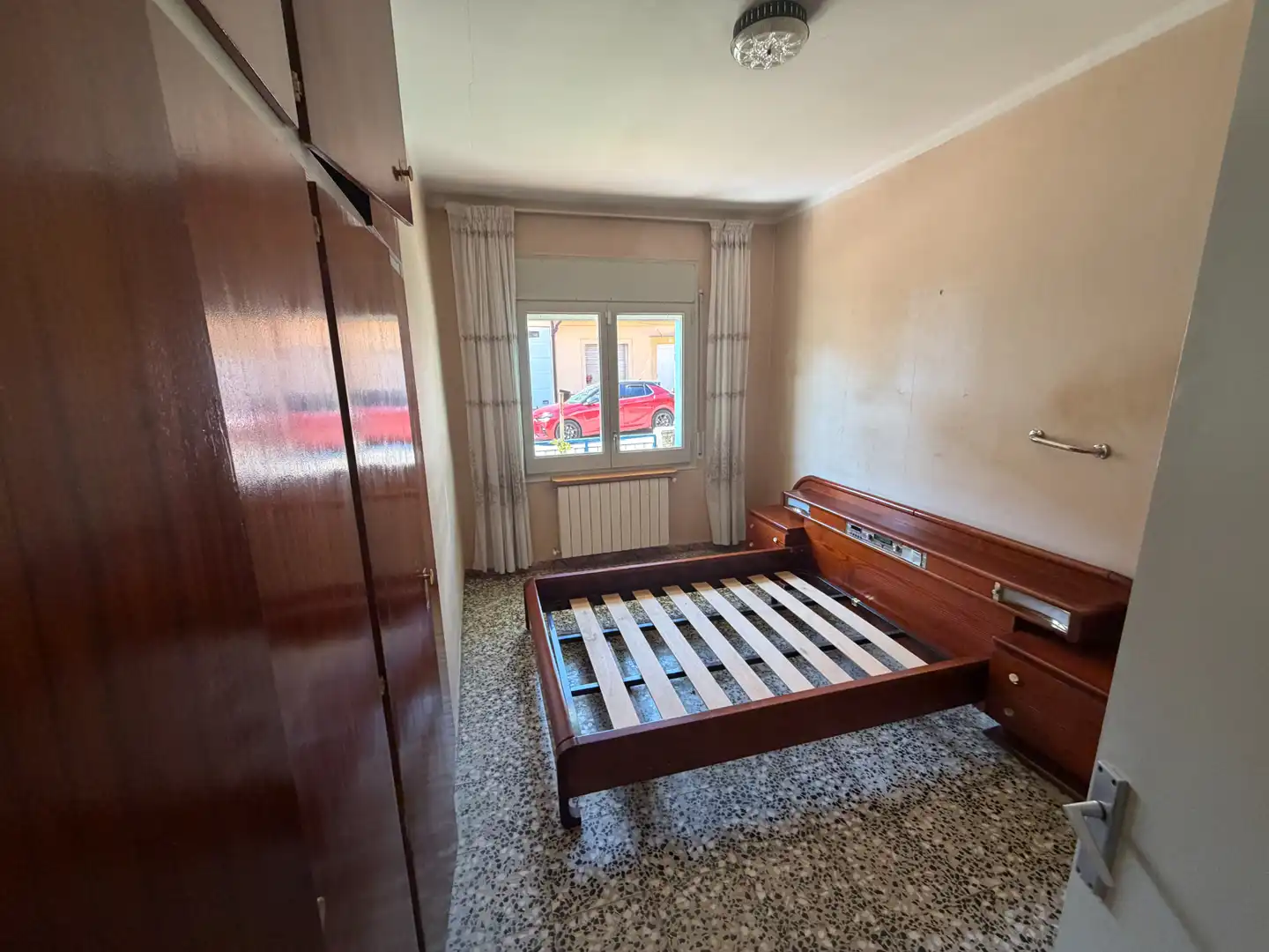 Dormitori de Casa adosada en venda en Olot amb Terrassa i Traster