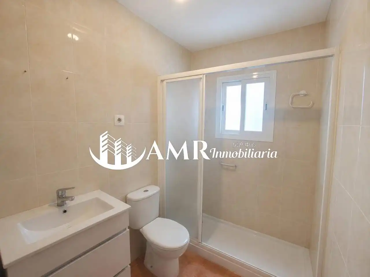 Bathroom of Houses for sale in Colmenar de Oreja  with Storage room and Furnished