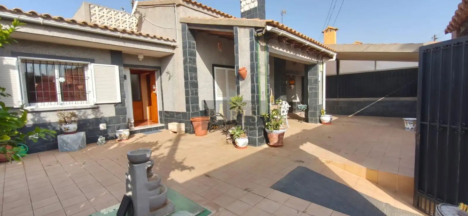 Vista exterior de Casa o xalet en venda en Cartagena amb Moblat
