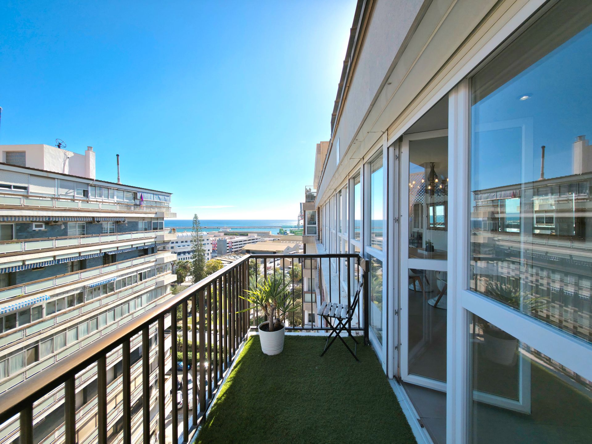 Bedroom of Attic for sale in Alicante / Alacant  with Air Conditioner, Terrace and Oven